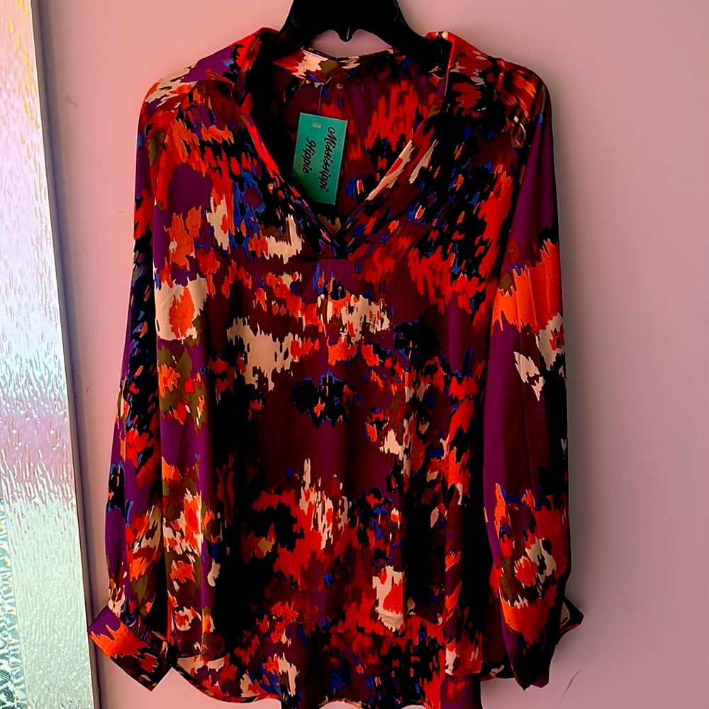 Multi color shirt long sleeve but thin